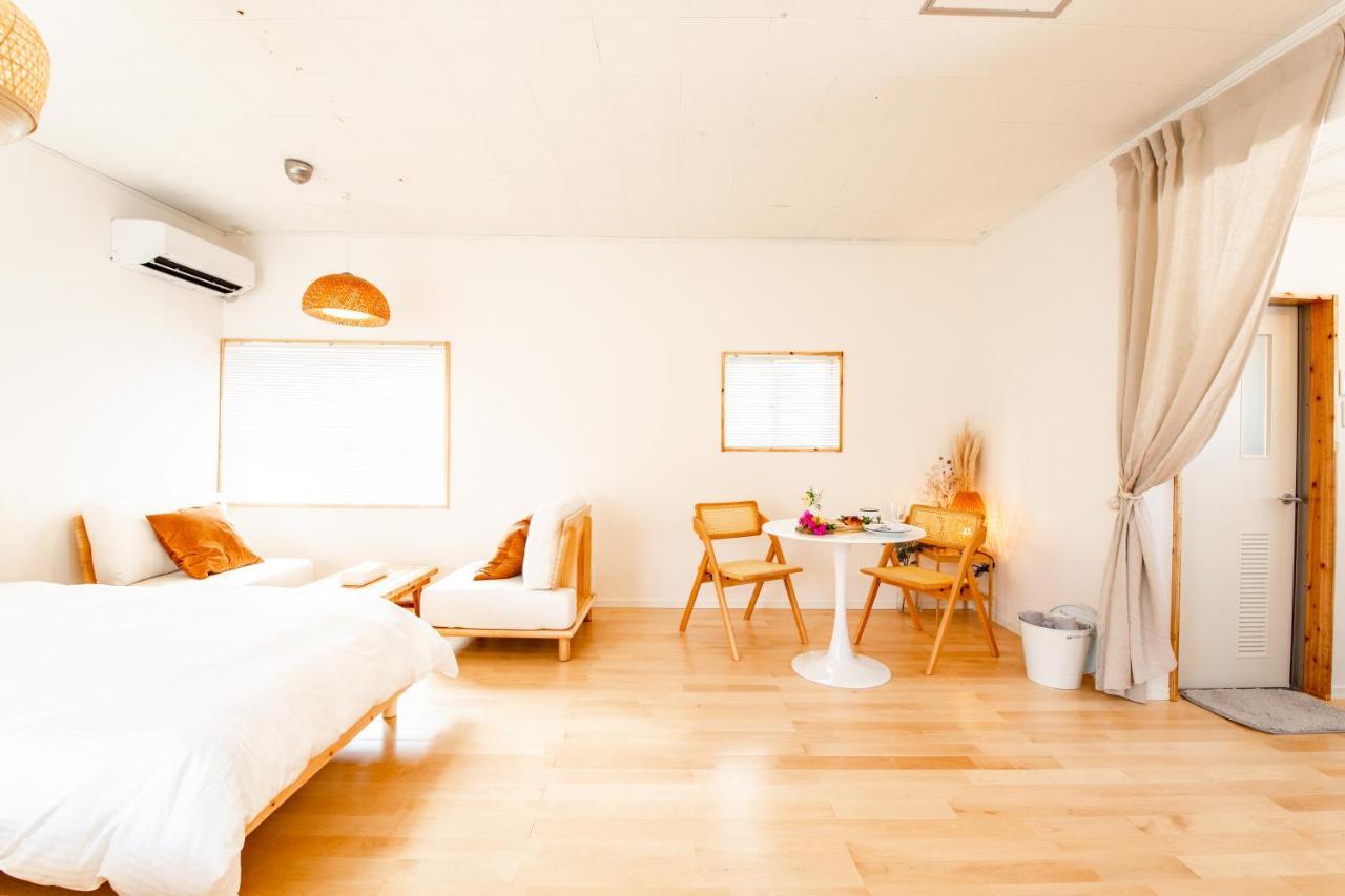 Sunnyside Villa Miyakojima  Exterior photo